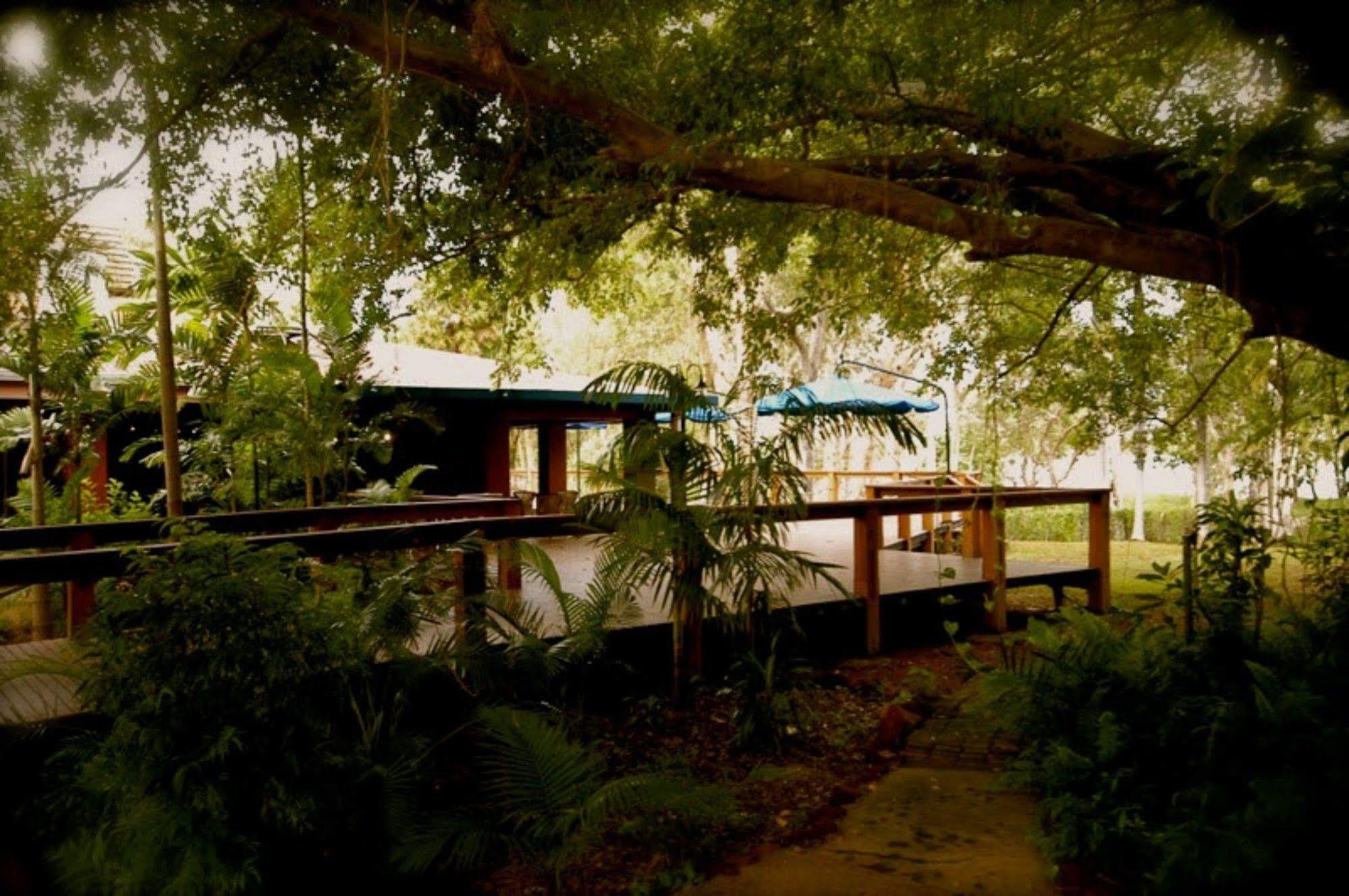 Albatross Bay Resort Weipa Exterior photo